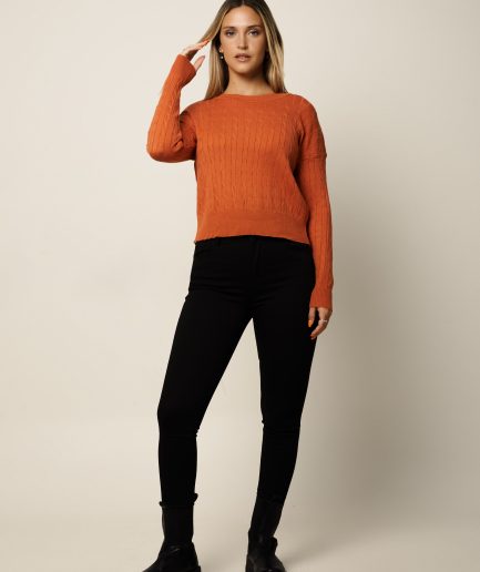 Sweater trenzas corto