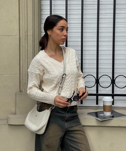 Sweater trenza cuello v